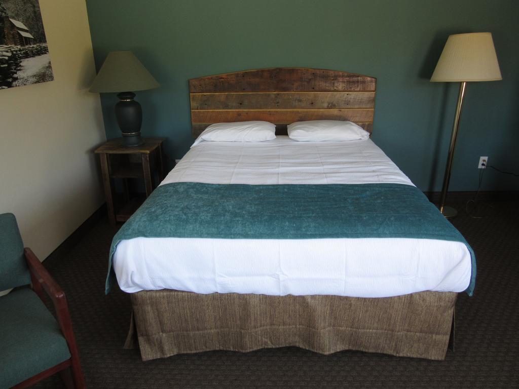 Al'S Westward Ho Motel West Yellowstone Eksteriør billede